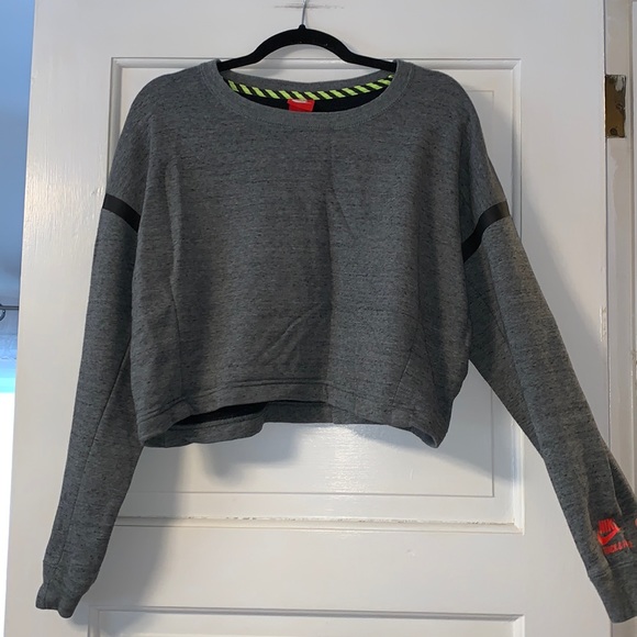 Large Nike Crop pullover sweatshirt - Picture 1 of 4
